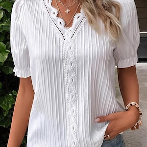 Plus Size Lace Blouse: Yellow-Green Violet Floral Print V-Neck