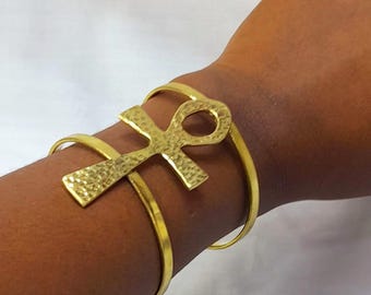 Bracelet jonc Ankh en laiton martelé, brassard réglable