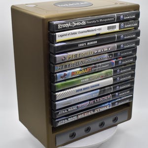 GameCube Game Display - 12 Games Bronze