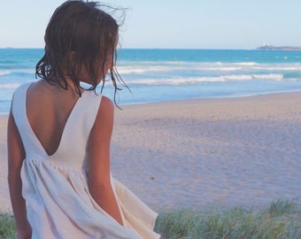 Mädchen Alltagskleid Käsetuch Double Gauze Stoff Cremefarbenes Strandkleid Weiche Baumwolle V-Rücken Sommerkleid Dashes of love Geburtstagskleid neutral