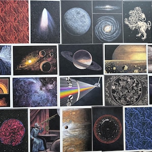 Puede incluir: Una colección de grabados artísticos con temas celestes y astronómicos. Los grabados muestran varios elementos cósmicos, incluyendo planetas, galaxias, nebulosas e ilustraciones científicas. La paleta de colores incluye azules, naranjas y negros.