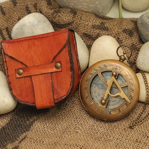 Bussola vintage in ottone personalizzata con custodia in pelle / Meridiana nautica da 3 pollici per esploratore, steampunk, escursionismo, regalo - Regalo marittimo per