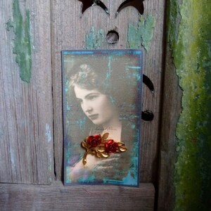 Vintage 1950&#39;s Red Rose Spray Gold Tone Brooch Pin, Handmade Victorian Lady Card Display