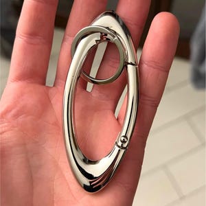 Y2k Carabiner Keychain, Silver Key Clip Clasp, Belt Buckle Key Ring, Oval Shape keychain | Grunge punk Accessories
