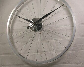 Bicycle Wheel Clock -Lori- green hands