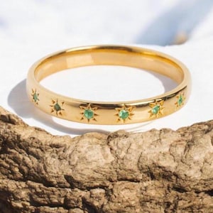 Star Elegant Solid Gold Emerald Wedding Band, 14k Gold Simple Marriage Rings for Women Minimalist Stacking Ring Thanksgiving Gift For Wife