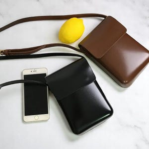 Stilvolle Umhängetasche aus PU-Leder für Damen - Crossbody mit großer Kapazität und kleine Klapphandytasche