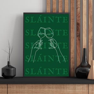 Sláinte - Cartel de arte irlandés de Cheers --- [Dicho irlandés - Colgante de pared irlandés - Cartel en idioma irlandés - Cheers As Gaeilge]