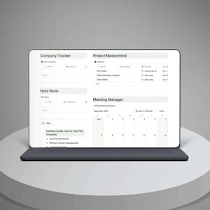 Puede incluir: Un ordenador portátil muestra una interfaz de planificador digital con secciones como "Company Tracker", "Project Mastermind", "Note Nook" y "Meeting Manager". La pantalla muestra un calendario de septiembre de 2024 y una guía.