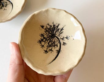 Ceramic spice dish, a trinket dish ring bowl with Queen Anne’s Lace imprint for the farmhouse style home