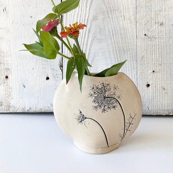 Small round flower vase in white with Queen Anne's Lace imprint, ceramic decorative bud vase for the modern farmhouse