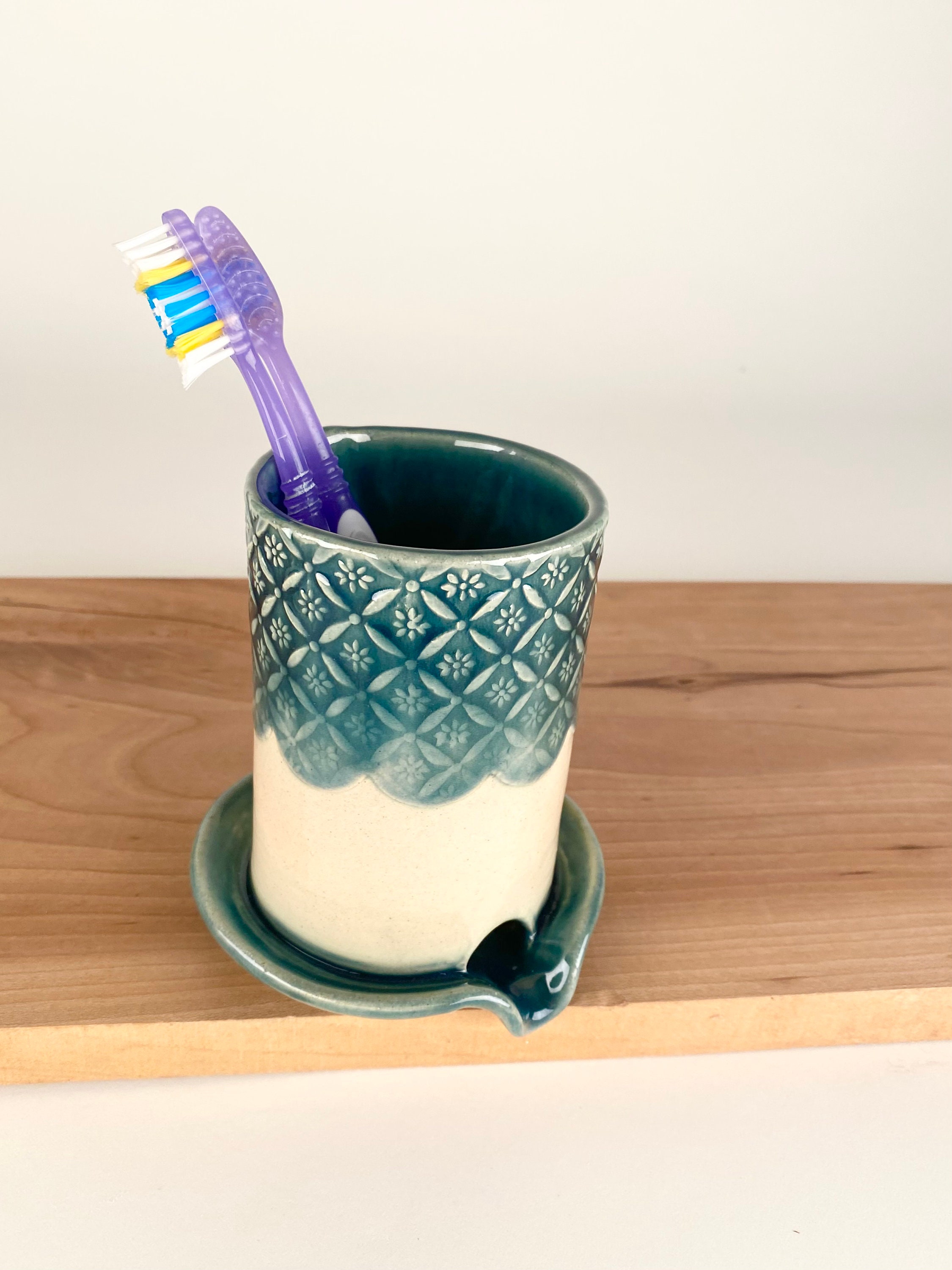 Simple Ceramic Dish Brush Holder –