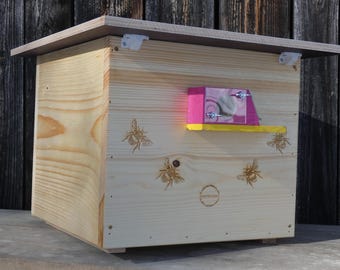 Hummelhaus Hummelkasten Hummelhotel Hummel Nistkasten Insektenhotel Wachsmottenklappe mit Nistmaterial Hummelnistkasten