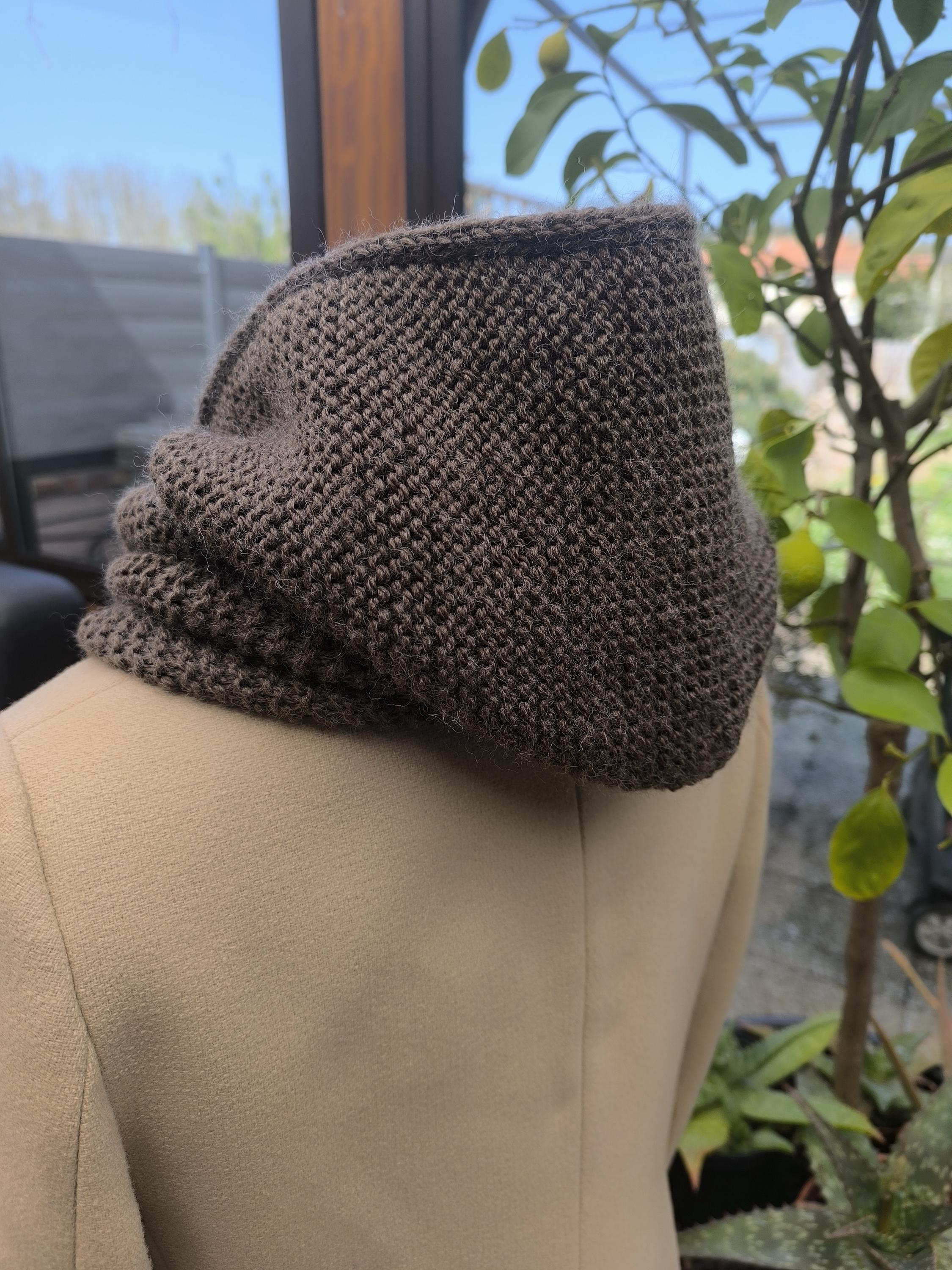 ソフィーフードニットマフラー、ハンドメイドベビーアルパカフード付き