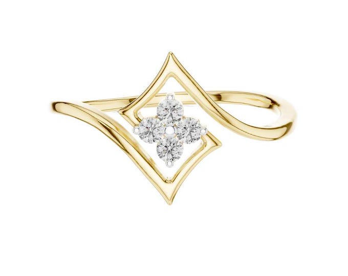 Exquisite Yellow Gold Ring Featuring an Elegant Open Diamond-Shaped Frame with a Sparkling Cluster of Round Cut Diamonds Jewelry