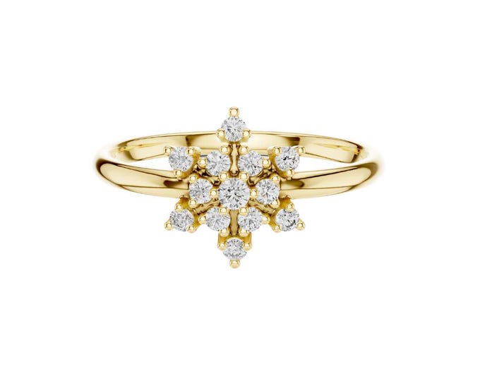 Elegant Snowflake Ring with Round-Cut Sparkling White Diamonds Unique Winter-Inspired Fine Jewelry for Women Dainty Gold Band Holiday Gift