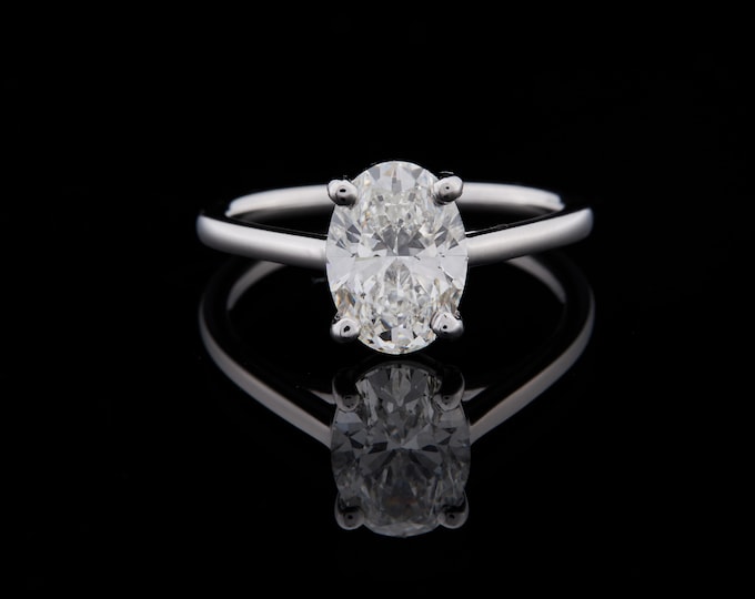 Oval Cut Diamond Solitaire Ring in White Gold Classic Minimalist Promise Ring Elegant Wedding Jewelry Gift Dainty Fine Jewelry Ring