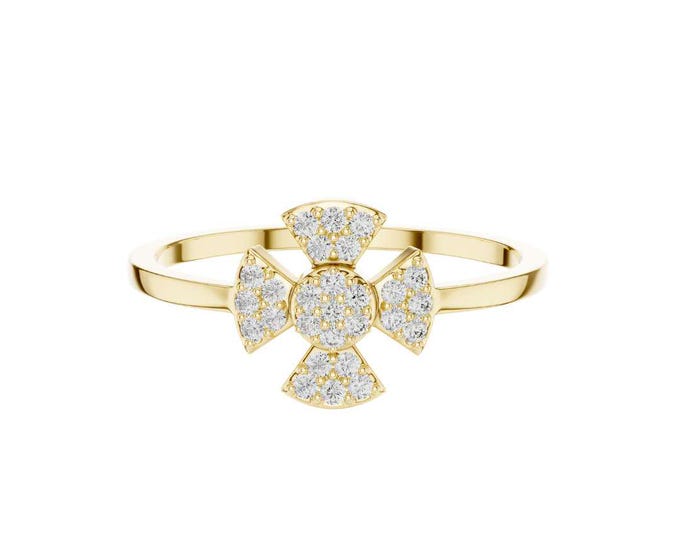Classic Clover Ring in Gold Silver Rose Gold Dainty Lucky Four Leaf Clover Design Sparkly Moissanite Statement Ring Minimalist Jewelry Gift