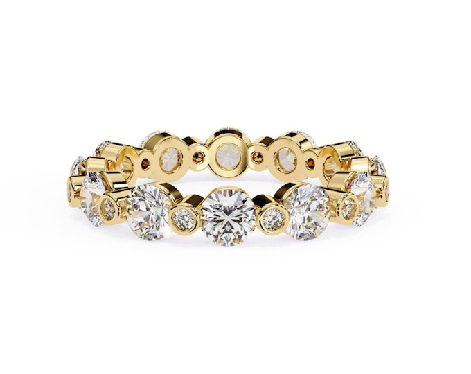 Vintage Wedding Band Handcrafted Yellow Gold Ring with Nature Inspired Engraving  Unique Bridal Jewelry for beautiful women
