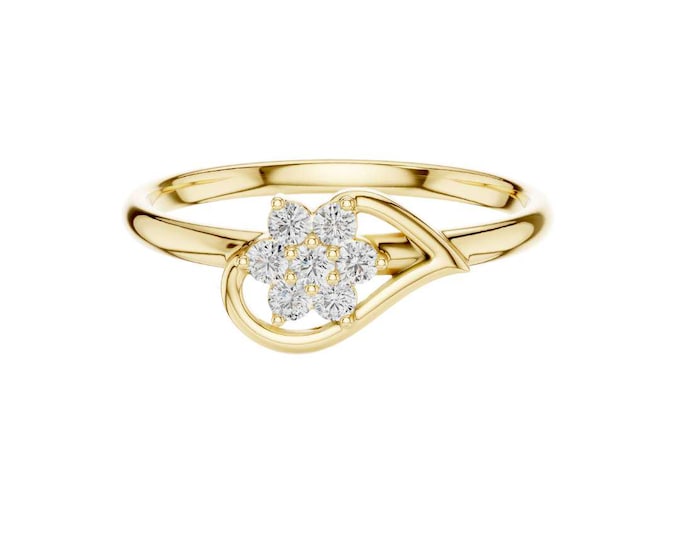 Exquisite 14K Yellow Gold Women’s Ring Featuring a Sparkling Floral Cluster of Round Brilliant Cut Diamonds Set Within an Elegant Curved