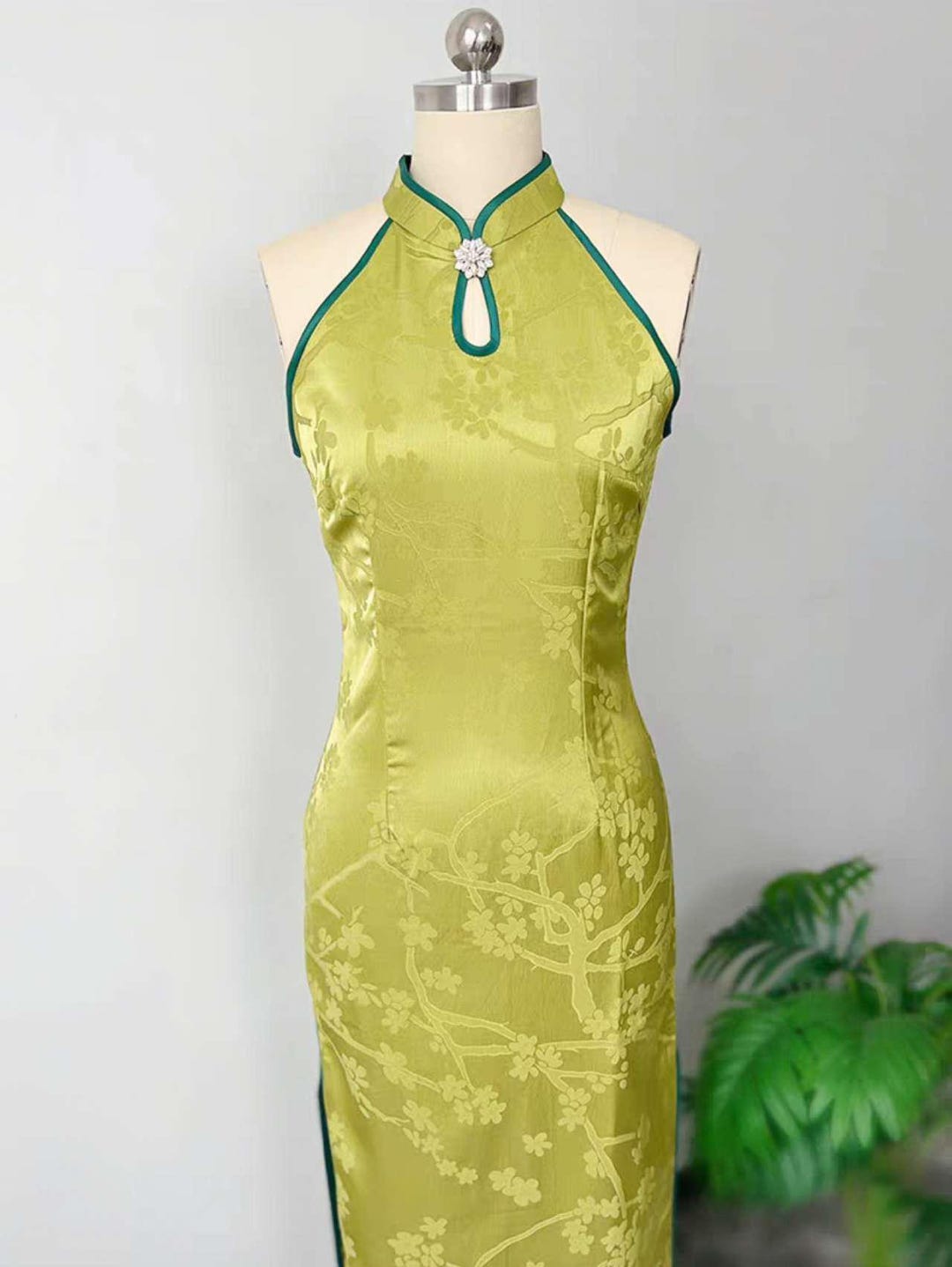 Green Halter Qipao, Vintage China Cheongsam, Chinese Summer Dress, Wedding  Guest Outfit, Tea Ceremony Dress, Gift for Her,sizes Larges S-4XL