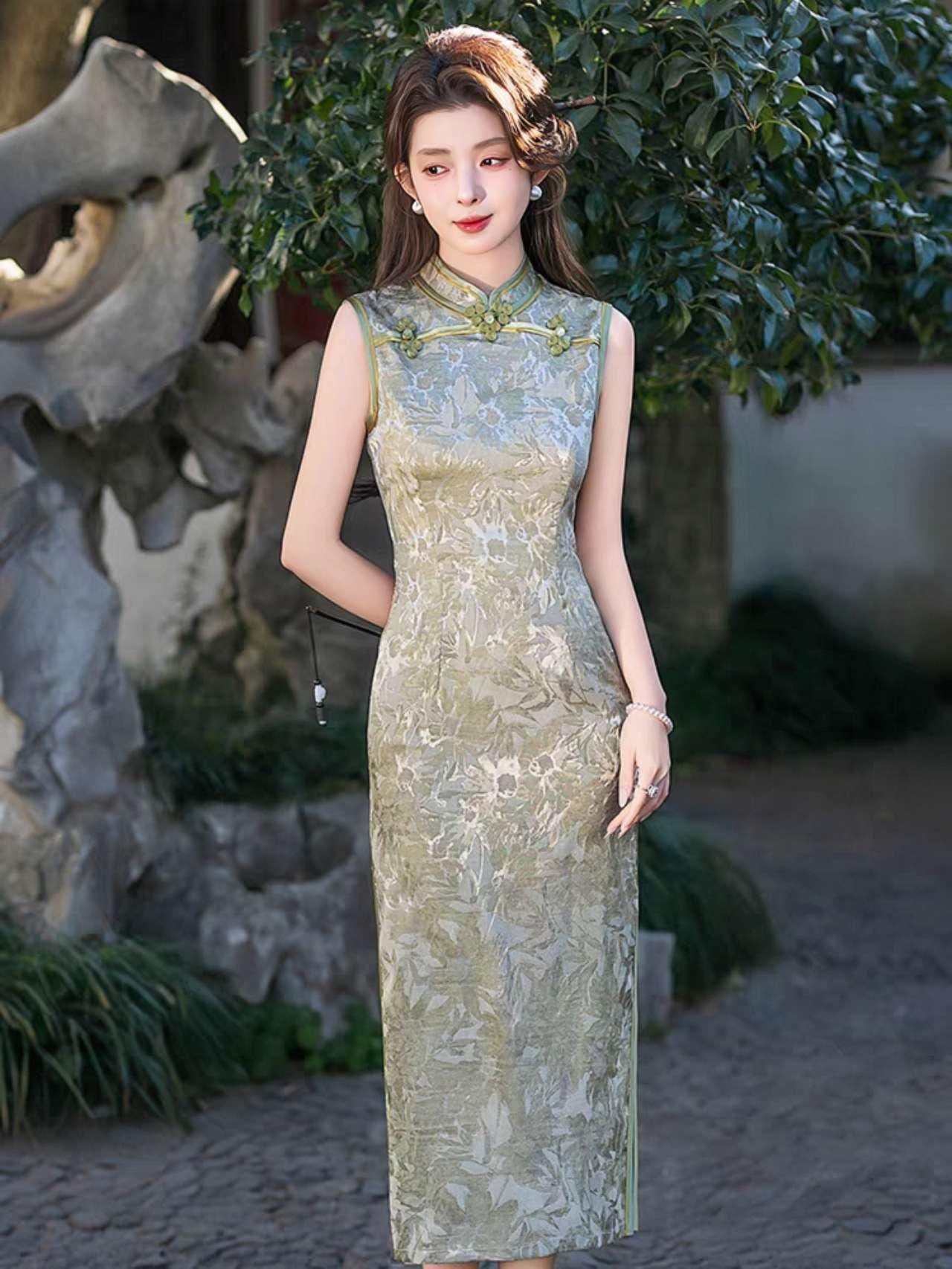green women's holiday dress In Your Sights Emerald Green Textured Midi Dress – Shop the Mint