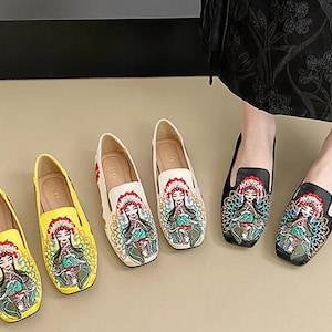gold Chinese flat shoes, lotus embroidered moccasins, retro embroidered flats,  qipao style flats,gift for mum, vintage oriental loafers