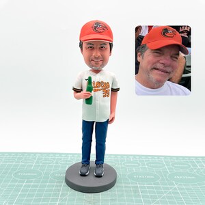 Custom bobbleheads, custom grandfather bobbleheads, custom father bobbleheads, make your own bobbleheads, personalized custom statues