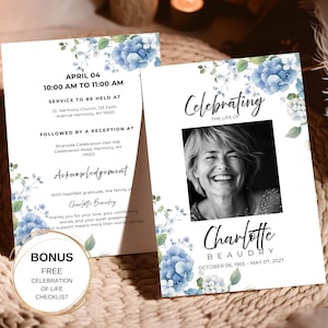 Invitation célébration de la vie avec photo - Modèle modifiable pour les funérailles en toile florale bleue - Carte commémorative + Liste de contrôle pour les funérailles en prime - Télécharger