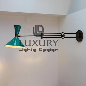 Modern Italian Wall Lamp 1950&#39;s Mid-Century Brass Swing Arm Italian Wall Fixture Lamp Stilnovo Sputnik-Style Wall Sconce.