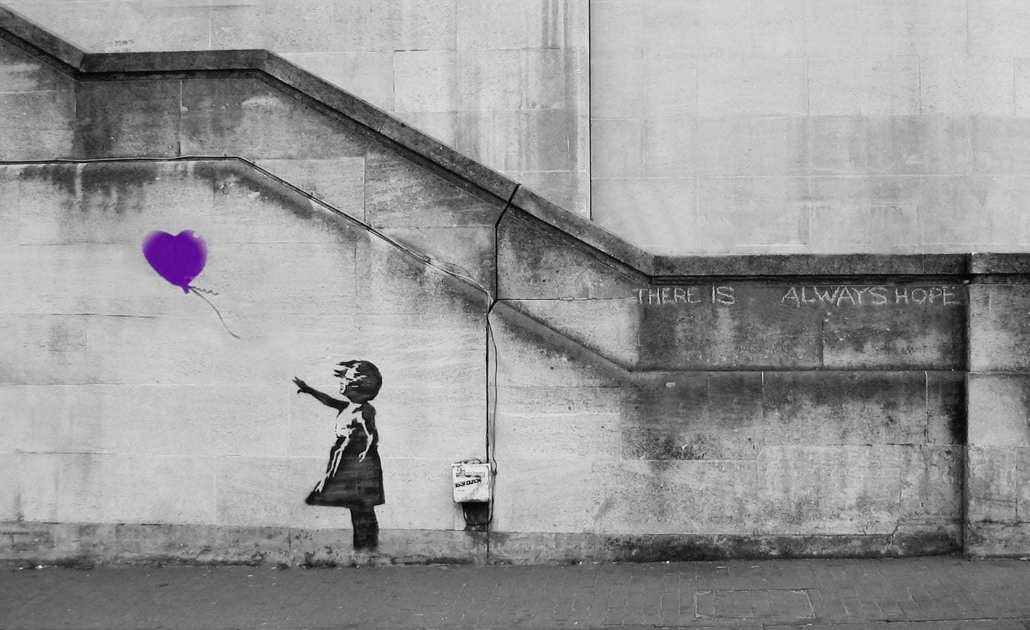 BANKSY Girl with Balloon purple WCP特別COA EESQ1716.png?v=1704702254&
