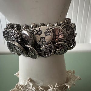 Button Bracelet Silvertone with Rosebud Border