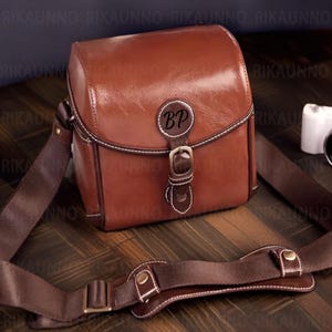 Sac photo reflex en cuir personnalisé, sac photo personnalisé, étui pour appareil photo gravé, pochette de support d'appareil photo unique pour elle, cadeau de photographe pour lui