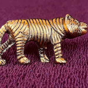 Golden Safari Tiger Knob: Vintage Animal Drawer Pull