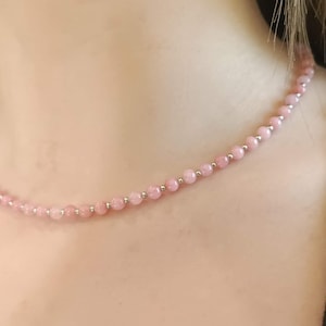 Collana artigianale in Calcedonio Rosa – Gioiello energetico per il chakra del cuore