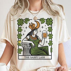 Chemise drôle de la Saint-Patrick, T-shirt irlandais, T-shirt de carte de tarot The Sassy Lass, porte-bonheur, T-shirt Shamrock, carte de tarot, cadeau de la Saint-Patrick