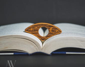 Wooden Thumb Page Holder: Laser-Engraved Book Reading Aid
