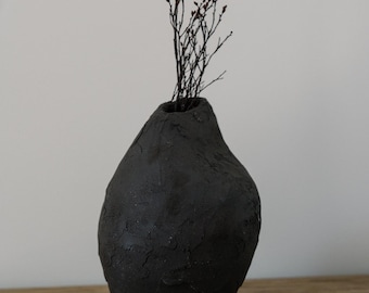 Handgjord svart keramikvas | Organiskt skulpturalt kärl, Wabi Sabi keramik (torkade blommor)