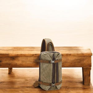 Sac à bandoulière de voyage rétro pour homme | porté épaule en toile et cuir | Sac bandoulière vintage décontracté pour le travail, les voyages, les affaires et un usage quotidien