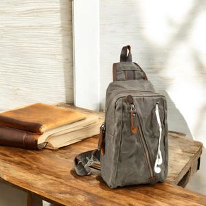 Vintage Herren Sling Bag | Wasserdichte Leder Canvas Umhängetasche | Brusttasche für Arbeit, Wandern & den täglichen Gebrauch | Retro Schultertasche