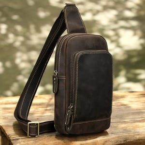 Leder Herren Reise Crossbody Schultertasche | Vintage Brusttasche zum Wandern, Radfahren & für den täglichen Gebrauch | Weiche Ledertasche | Geschenk für Ihn