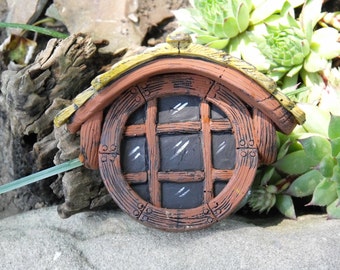 Round Fairy Garden window with shingles