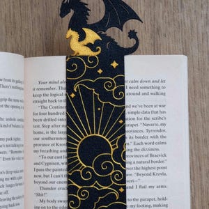 Fourth Wing Inspired Dragon Bookmark – with Tairn & Andarna (Clouds) Gold