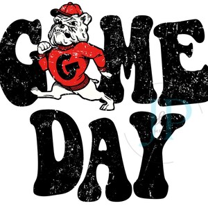 Może przedstawiać: Projekt graficzny z napisem GAME DAY wykonanym dużymi, postarzanymi czarnymi literami. Biały buldog w czerwonym swetrze z czarną literą G oraz w czerwonej czapce z daszkiem znajduje się nad literą A w słowie GAME.