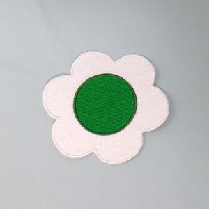 MADE TO ORDER - 4 inch video game flower Princess daisy shaped iron on patch - cosplay costume nerdy geeky