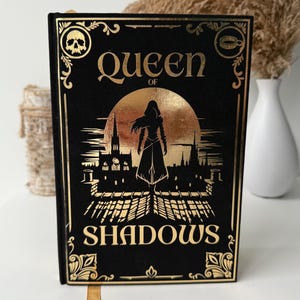 Queen of Shadows autorstwa Sarah J. Maas: Ręcznie robione wznowienie - seria Throne of Glass (Dostępne są inne kolory)