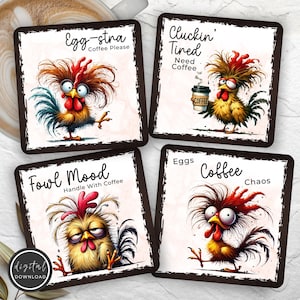 Könnte beinhalten: Vier quadratische Untersetzer mit Cartoon-Hahn-Illustrationen. Jeder Untersetzer zeigt ein anderes Hahn-Design mit Sätzen wie "Egg-stra Coffee Please" und "Cluckin' Tired Need Coffee".
