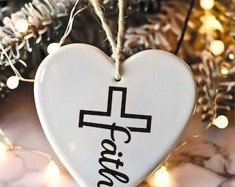 Vom Glauben inspirierte Keramikverzierung - religiöses Geschenk, Wohnkultur, Weihnachtsdekoration, christliches Andenken, Kreuzverzierung, spirituelles Geschenk