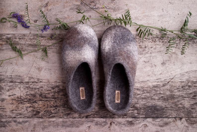 woodland mens chappal