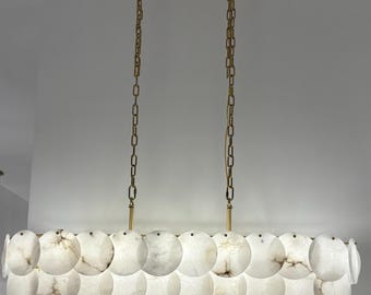 Lámpara colgante lineal de alabastro español de lujo, moderna lámpara de araña de latón para comedor o sala de estar.